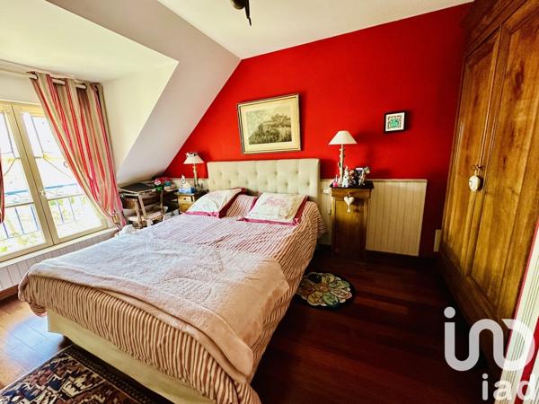 Demeure 7 pièces de 245 m² à Chartres (28000)