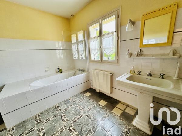 Demeure 7 pièces de 245 m² à Chartres (28000)