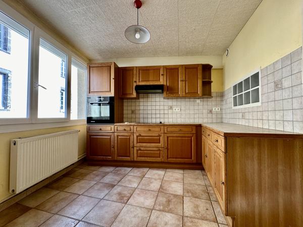 MAISON DE BOURG AVEC TERRASSE - COURNON D'AUVERGNE - Cournon d auvergne