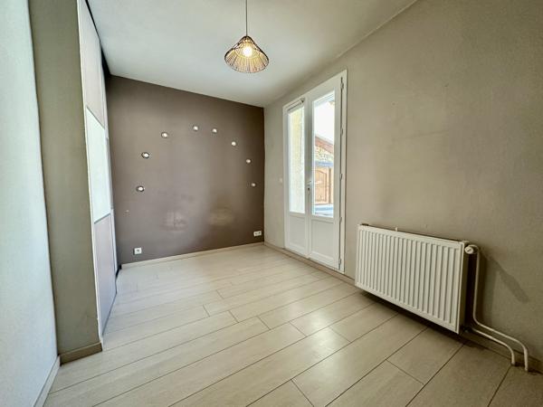 MAISON DE BOURG AVEC TERRASSE - COURNON D'AUVERGNE - Cournon d auvergne