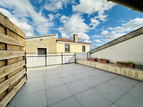 MAISON DE BOURG AVEC TERRASSE - COURNON D'AUVERGNE - Cournon d auvergne