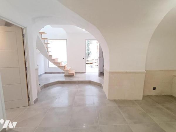 MONTELIMAR, Maison de ville rénovée de 140 m2