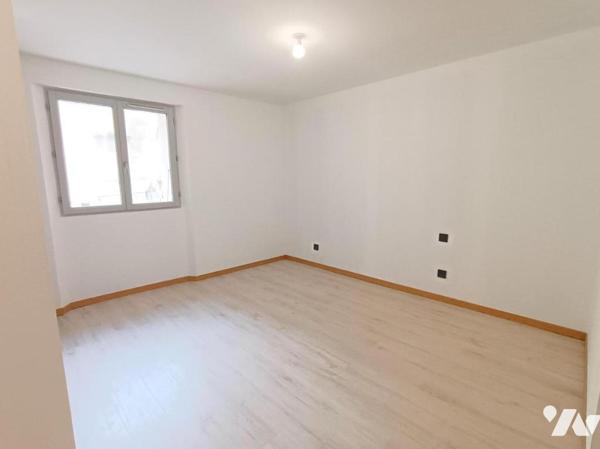MONTELIMAR, Maison de ville rénovée de 140 m2