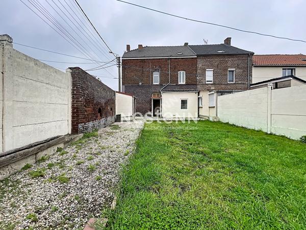 Immeuble de rapport - 3 T3 - Centre-ville de Somain - Idéal investisseur - jardin commun -