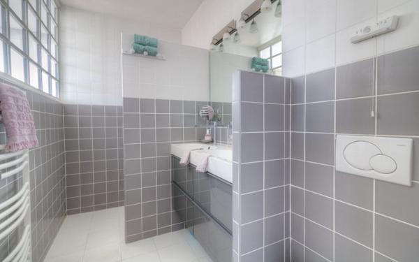 Maison à vendre    8 pièces •  Épône
