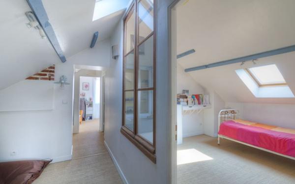 Maison à vendre    8 pièces •  Épône