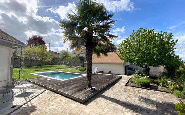 Maison à vendre    8 pièces •  Épône