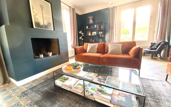 Maison à vendre    8 pièces •  Épône