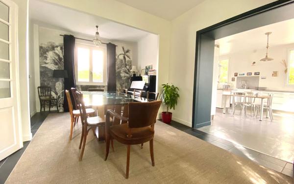 Maison à vendre    8 pièces •  Épône