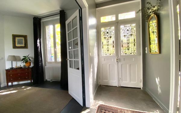 Maison à vendre    8 pièces •  Épône