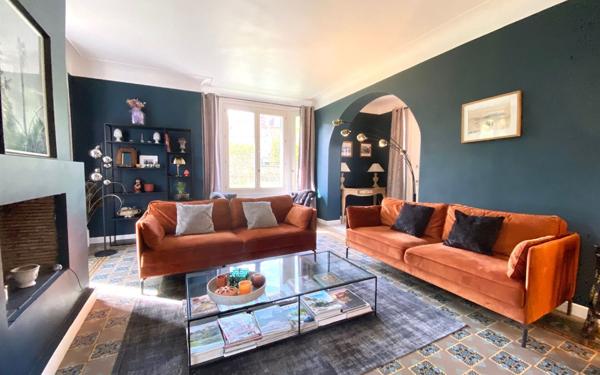 Maison à vendre    8 pièces •  Épône