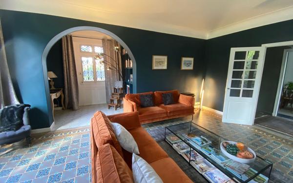 Maison à vendre    8 pièces •  Épône