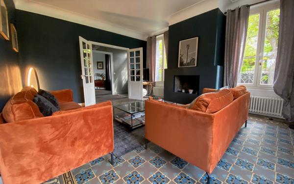 Maison à vendre    8 pièces •  Épône