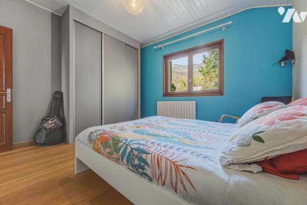 Thoiry – Élégante demeure familiale de 342 m² avec piscine couverte, appartement indépendant et vue 