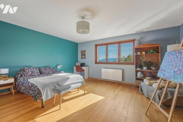 Thoiry – Élégante demeure familiale de 342 m² avec piscine couverte, appartement indépendant et vue 