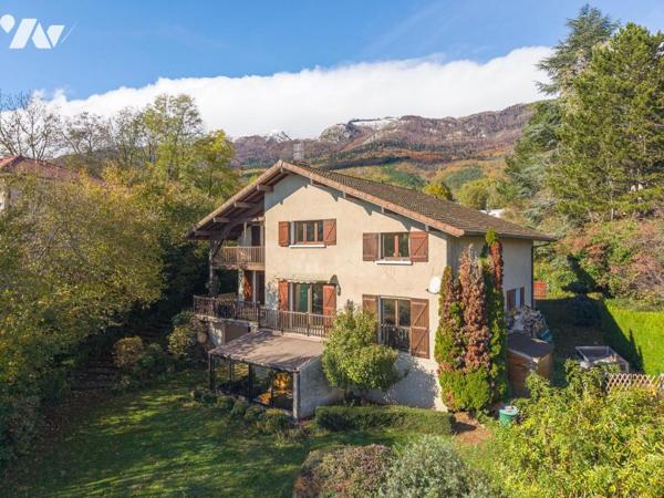 Thoiry – Élégante demeure familiale de 342 m² avec piscine couverte, appartement indépendant et vue 