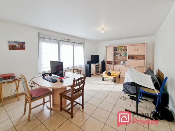 Villeurbanne (69100), Appartement 3 pièces de 61 m2, 2 chambres, Immeuble récent de standing, garage. Parfait état!