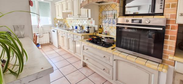 Toulon (83100) Appartement T4, 80m², balcon, parking privatif, quartier Sainte Musse