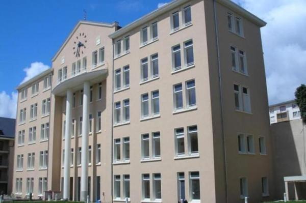 Location - Appartement 3 pièces 72 m 2 LE MANS (72000)