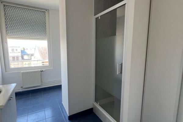 Location - Appartement 3 pièces 72 m 2 LE MANS (72000)