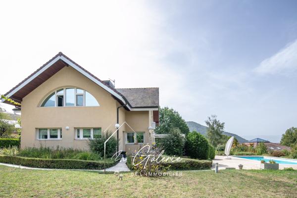 MAGNIFIQUE MAISON AVEC PISCINE ET VUE IMPRENABLE A SAINT MARTIN D’URIAGE