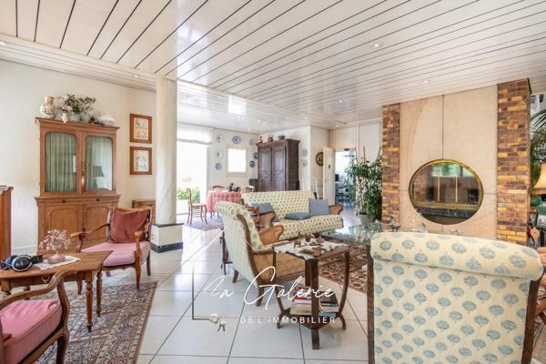 MAGNIFIQUE MAISON AVEC PISCINE ET VUE IMPRENABLE A SAINT MARTIN D’URIAGE