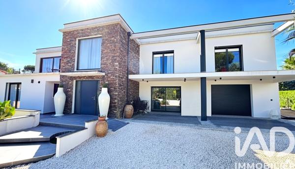 Maison à vendre 9 pièces 319 m² Fréjus