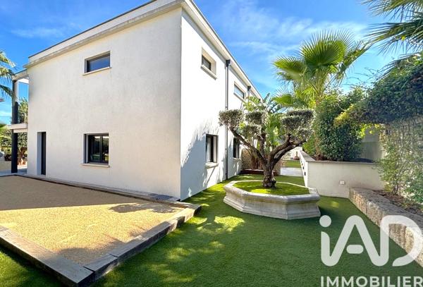 Maison à vendre 9 pièces 319 m² Fréjus