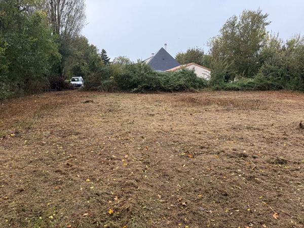 Terrain constructible ? 704 m² ? Bessines