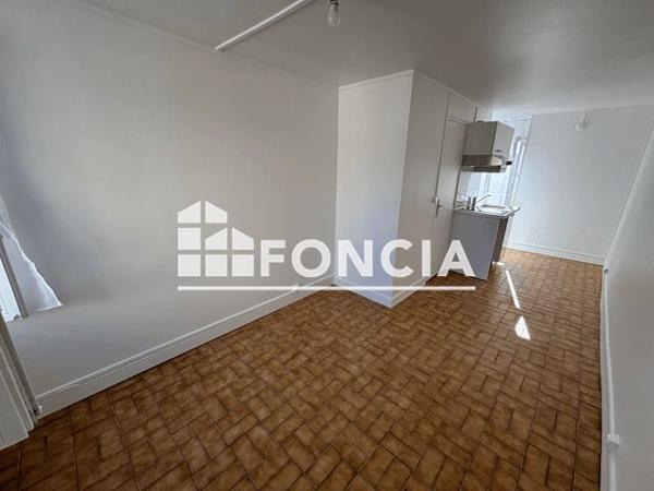 Location Studio 14.34 m² - 17 RUE GABRIEL PERI Massy 91300