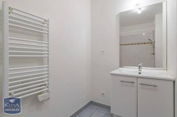 Appartement à louer 2 pièces 45.06m² Tours (37100)