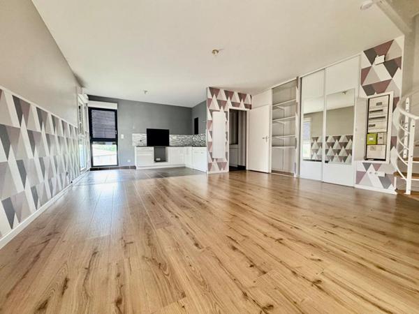 Appartement en Duplex de 70m2  , 2 chambres,,terrasse dans résidence sécurisée  avec place de parking