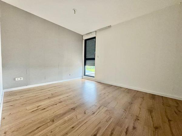 Appartement en Duplex de 70m2  , 2 chambres,,terrasse dans résidence sécurisée  avec place de parking