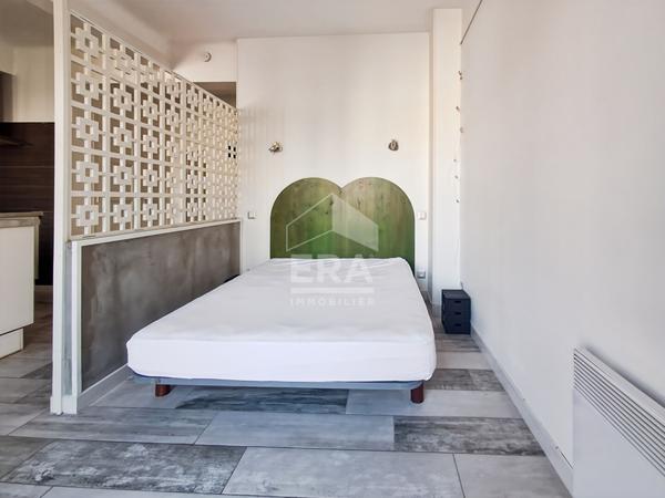 À vendre Studio/T1 entièrement renové de 28m²  13005 Marseille