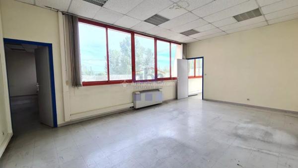 Location Bureau 31 pièces 1062 m2 à Albi