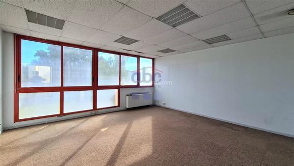 Location Bureau 31 pièces 1062 m2 à Albi