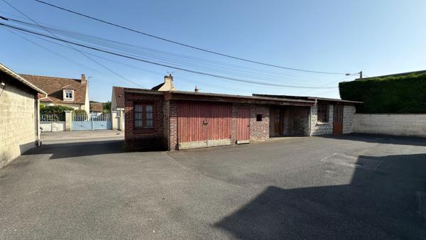 A vendre propriété de 7 appartements  a Lacroix St Ouen