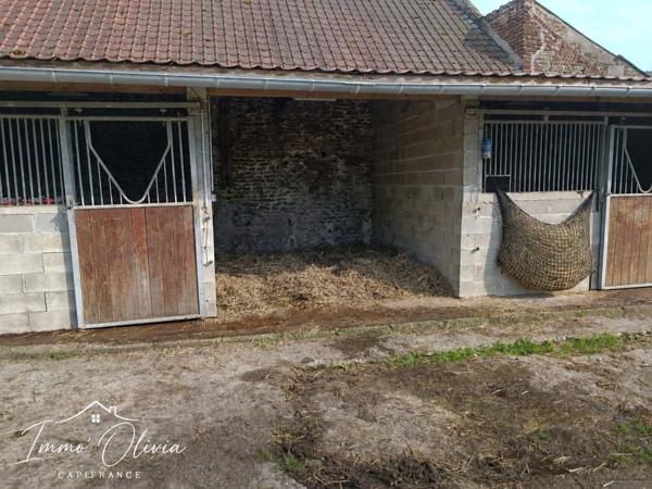 CORPS DE FERME D'EXCEPTION CHARME, VOLUME ET AUTHENTICITÉ