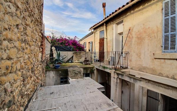 Maison à vendre    6 pièces •  Marseille 3