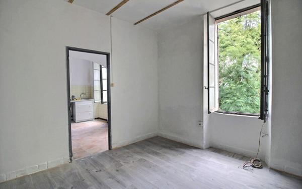 Maison à vendre    6 pièces •  Marseille 3