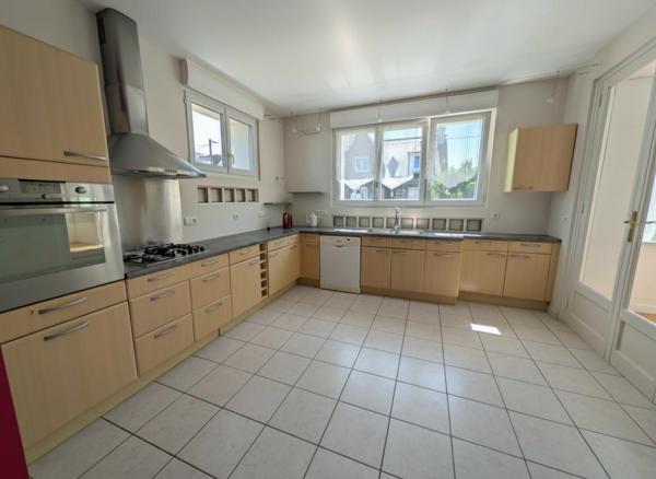Maison Saint Brieuc 8 pièce(s) 179 m2