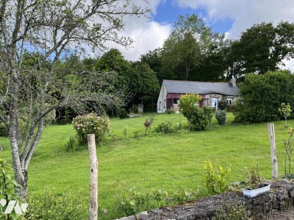 LONGERE MUR DE BRETAGNE