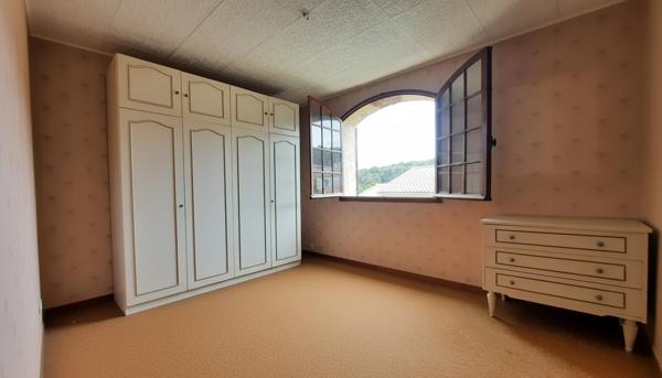 Marignane Colline (13700) : Maison 8 Pièces, 5 chambres, avec Piscine et Grand Garage