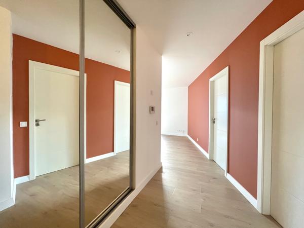 Ferney-Voltaire (01210) Appartement 3 chambres - Grande terrasse et centre