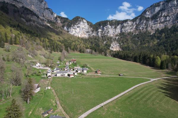 Entremont-le-Vieux (73670) Terrain à bâtir - lieu exceptionnel - au pied de l’Alpette (Massif de la Chartreuse - Savoie) - 30mn Chambéry