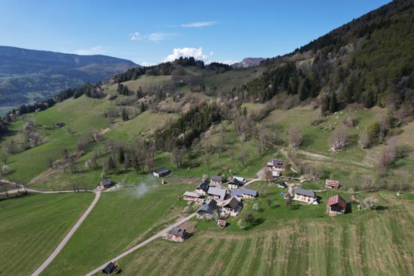 Entremont-le-Vieux (73670) Terrain à bâtir - lieu exceptionnel - au pied de l’Alpette (Massif de la Chartreuse - Savoie) - 30mn Chambéry