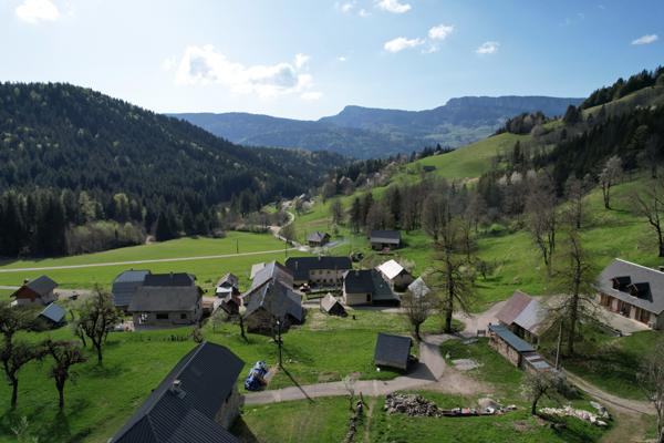Entremont-le-Vieux (73670) Terrain à bâtir - lieu exceptionnel - au pied de l’Alpette (Massif de la Chartreuse - Savoie) - 30mn Chambéry
