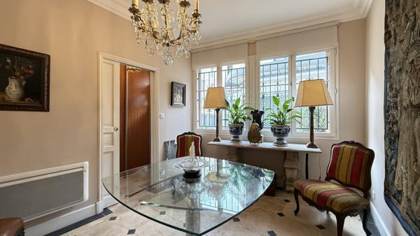 Vichy (03200) Vente en Nue-Propriété par Monsieur 88 ans et Monsieur 77 ans - Maison rénovée, Vichy Opéra.