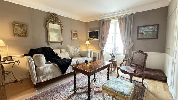 Vichy (03200) Vente en Nue-Propriété par Monsieur 88 ans et Monsieur 77 ans - Maison rénovée, Vichy Opéra.