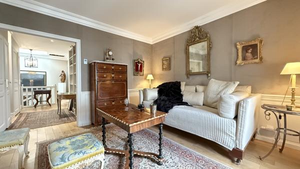 Vichy (03200) Vente en Nue-Propriété par Monsieur 88 ans et Monsieur 77 ans - Maison rénovée, Vichy Opéra.